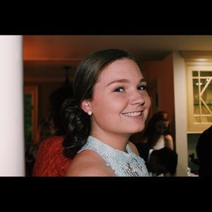 Meet your Posher, Delaney